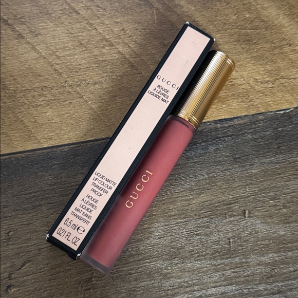 Gucci Transfer-Proof Matte Liquid Lipstick - They Met in Argentina - Picture 3 of 4